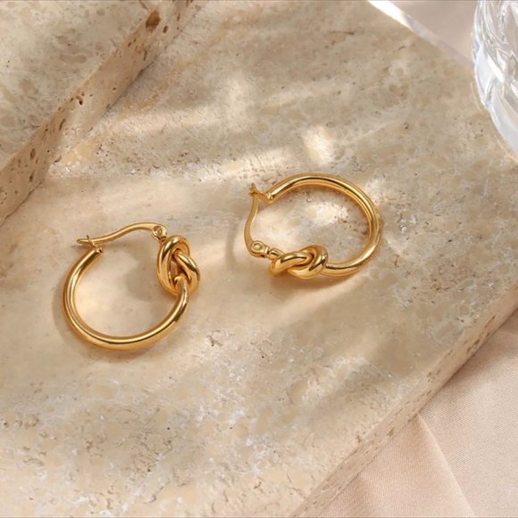 NEW KNOT 18K GOLD HOOP EARRINGS, BEAUTIFUL EARRINGS, CUTE EARRINGS. - Picture 3 of 8